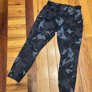 Athleta Black Camo Leggings- Womens L